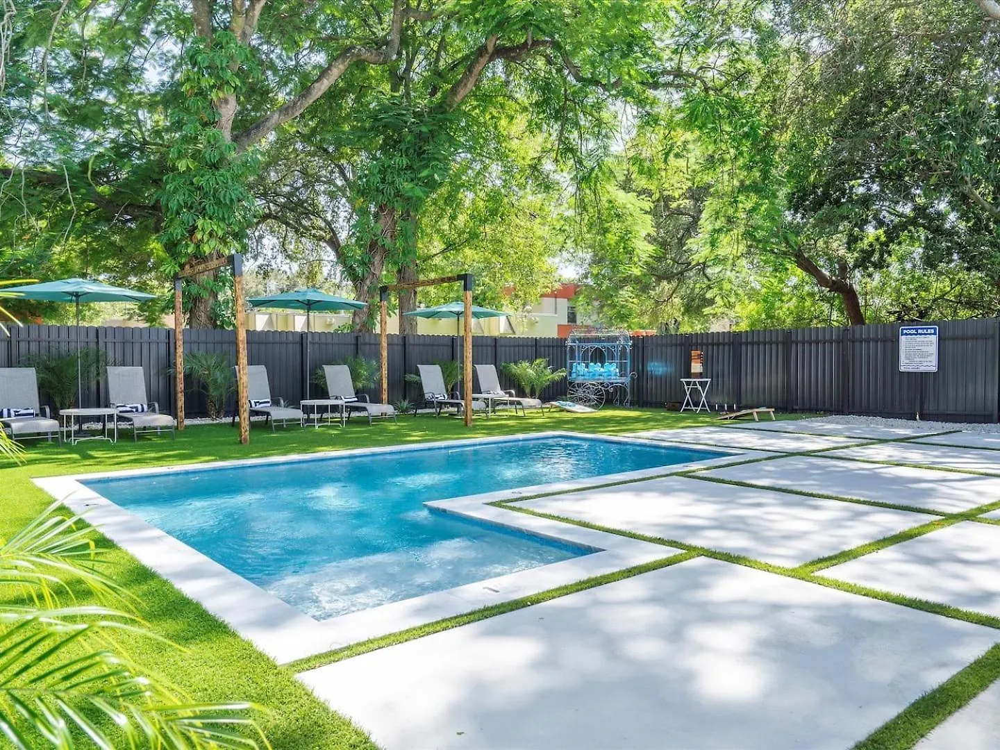 Getaway Luxe Pool Garden & Courtyard * Miami