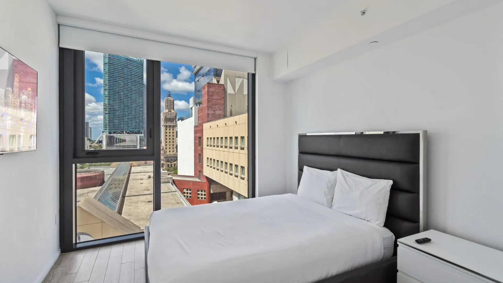 Incredible Unit In The Heart Of Downtown