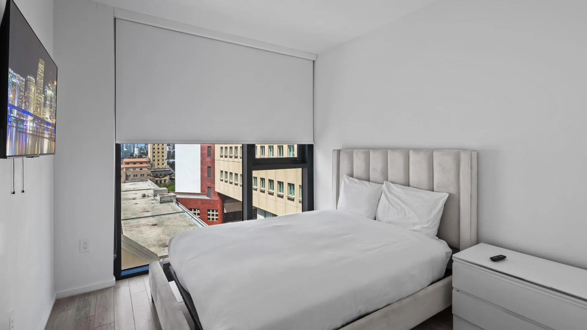 Exceptional In The Heart On Downtown Apartment *
