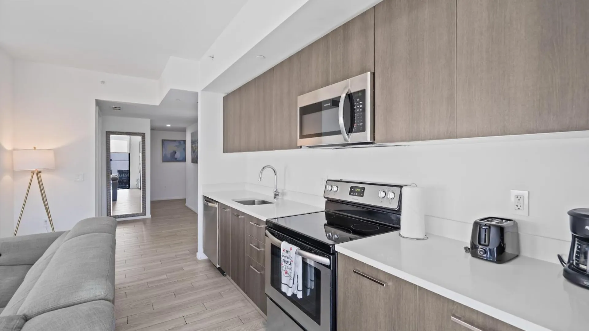 Exceptional In The Heart On Downtown Apartment *