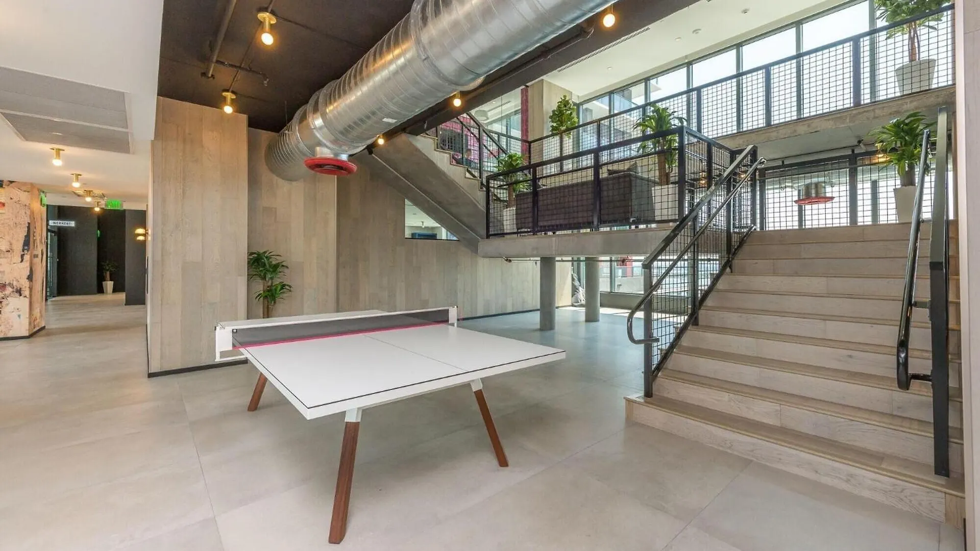 Exceptional In The Heart On Downtown Apartment