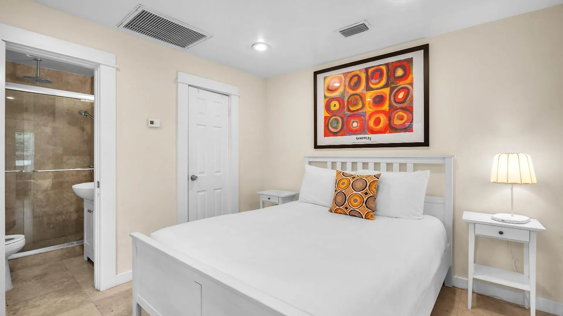 Renovated Grove -near Coconut Grove * Miami