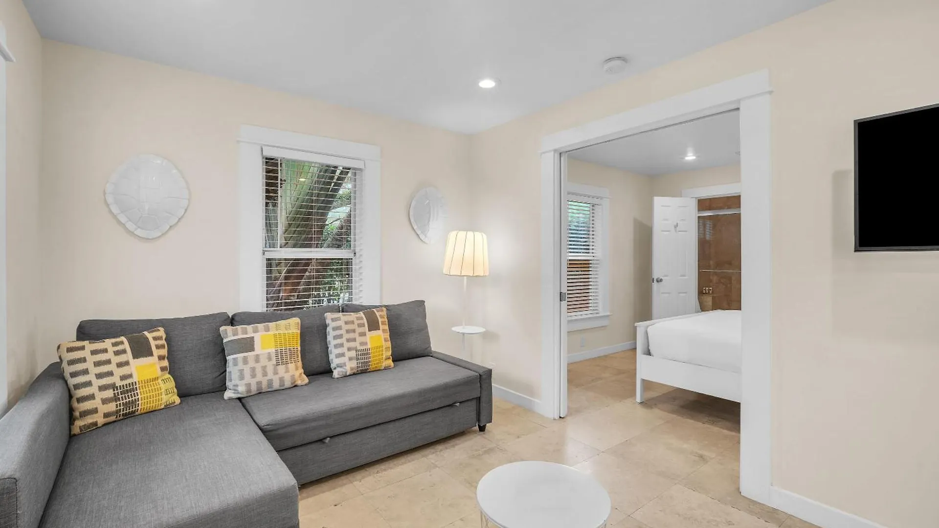 Renovated Grove -near Coconut Grove