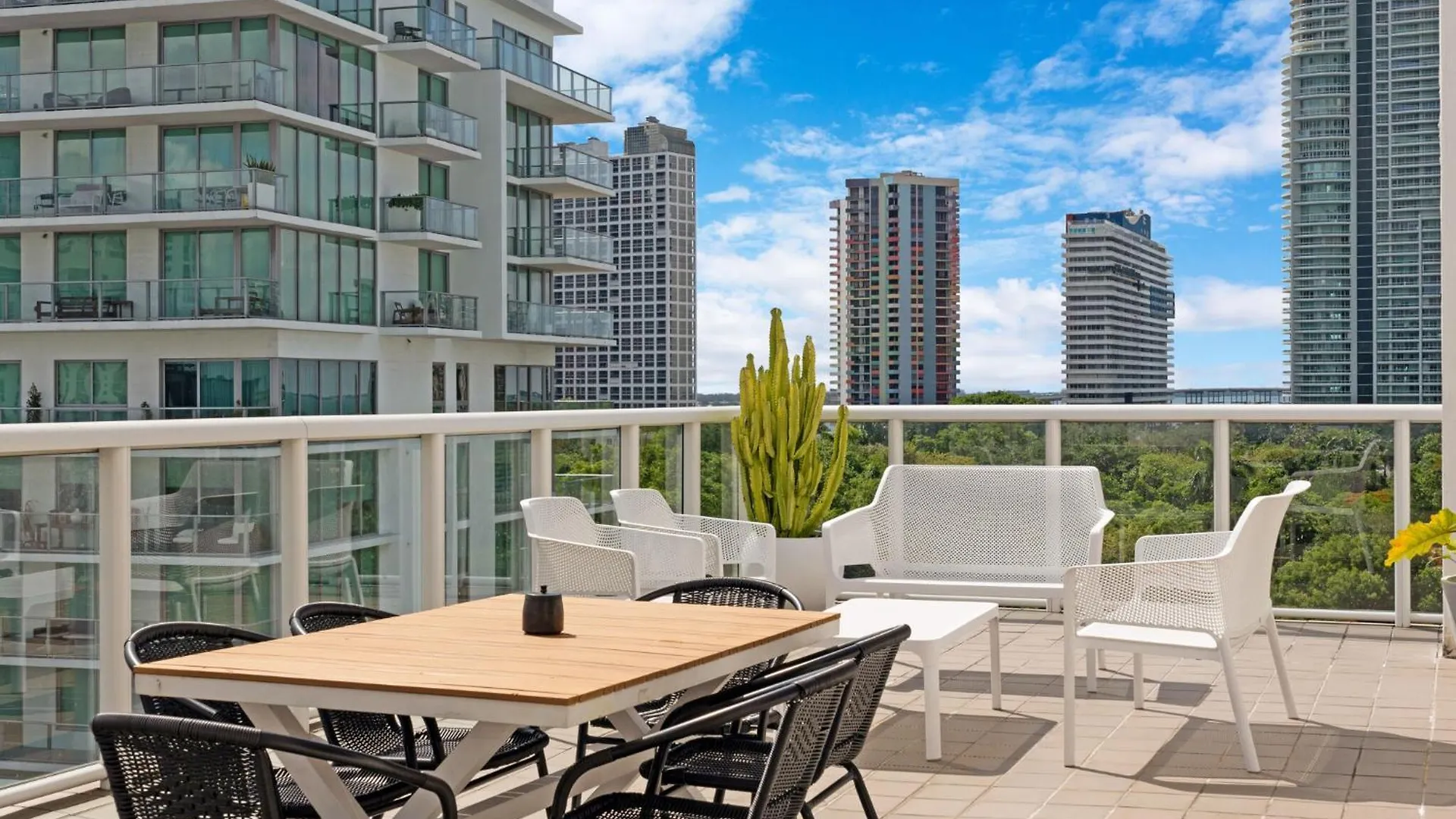 Roami At Habitat Brickell 4*