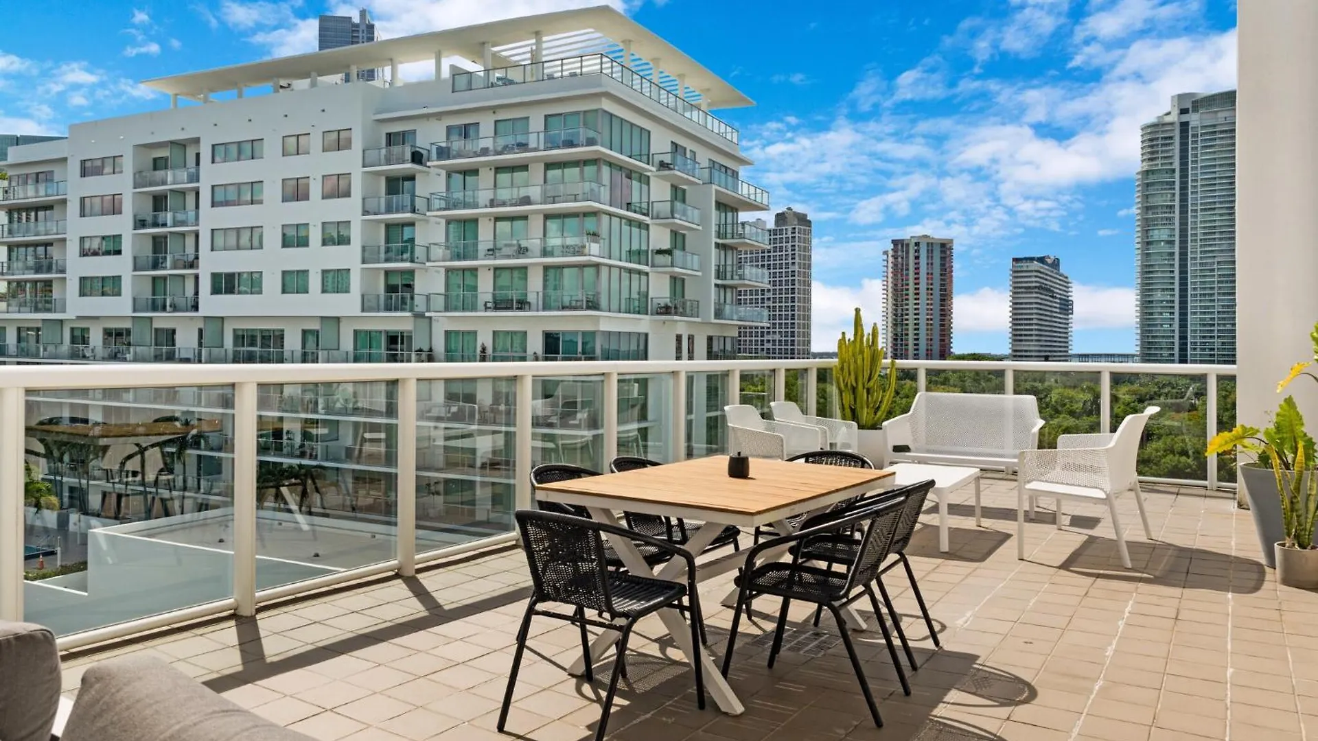 Roami At Habitat Brickell