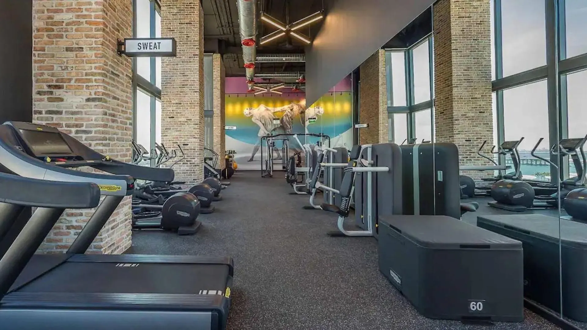 Apartment Modern & Chic Downtown One Block From Bayside Marketplace - Free Parking *