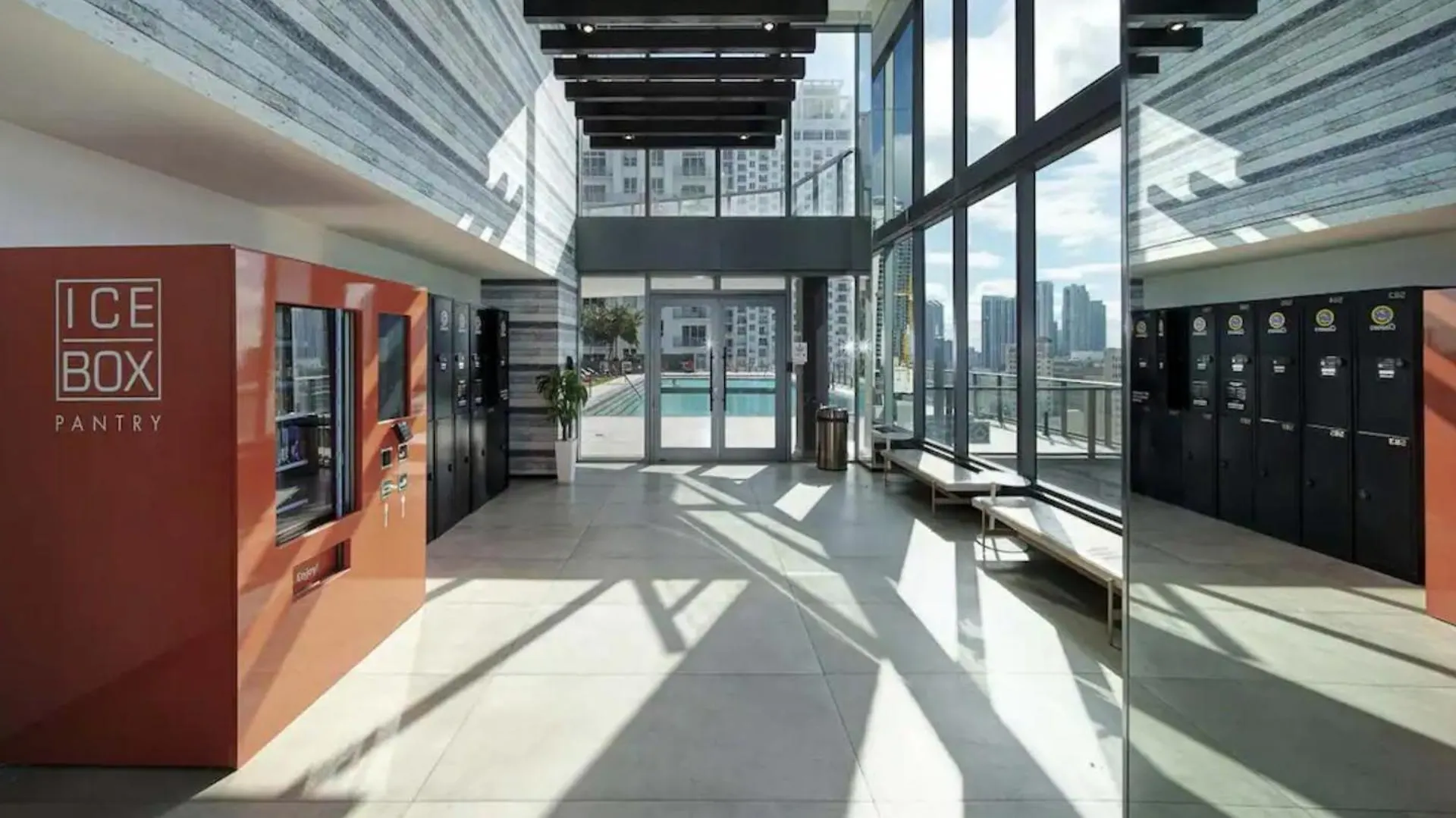 Modern & Chic Downtown One Block From Bayside Marketplace - Free Parking Miami