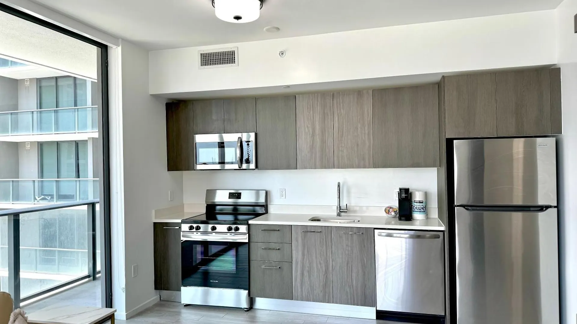 Modern & Chic Downtown One Block From Bayside Marketplace - Free Parking Miami