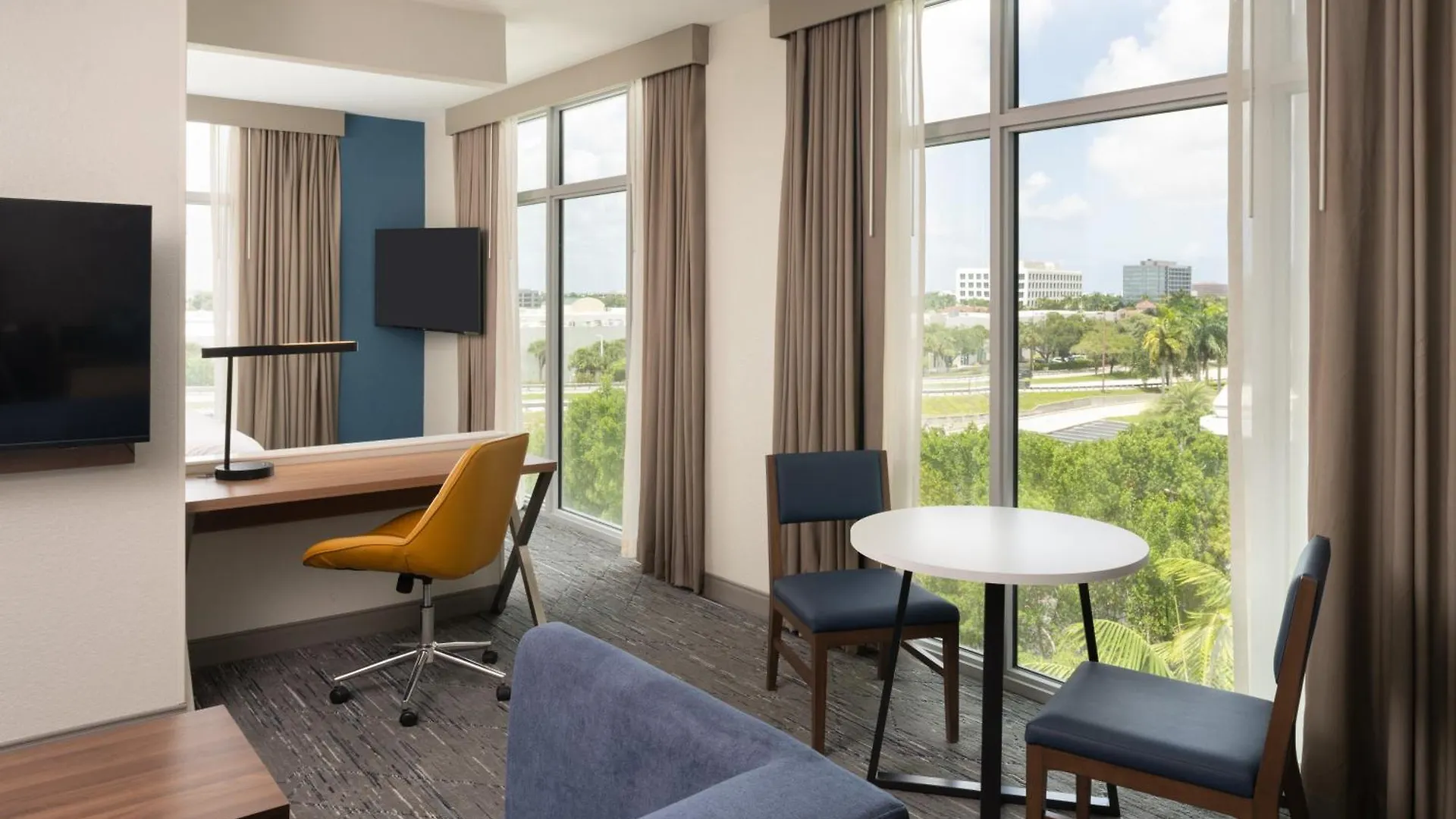 Express Airport-blue Lagoon Area By Ihg Hotel