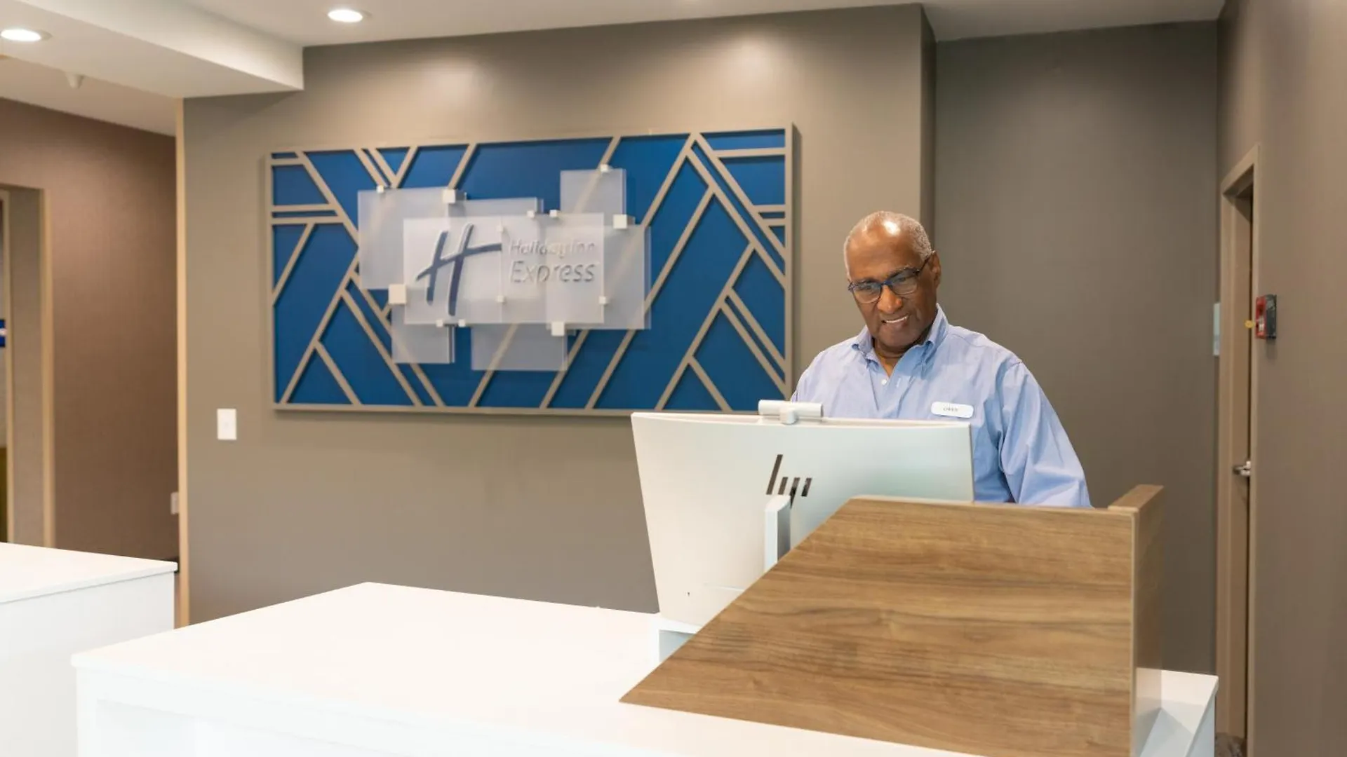 Express Airport-blue Lagoon Area By Ihg Hotel Miami