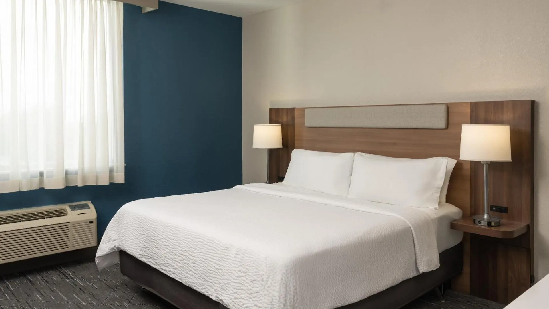 Express Airport-blue Lagoon Area By Ihg Hotel 4*