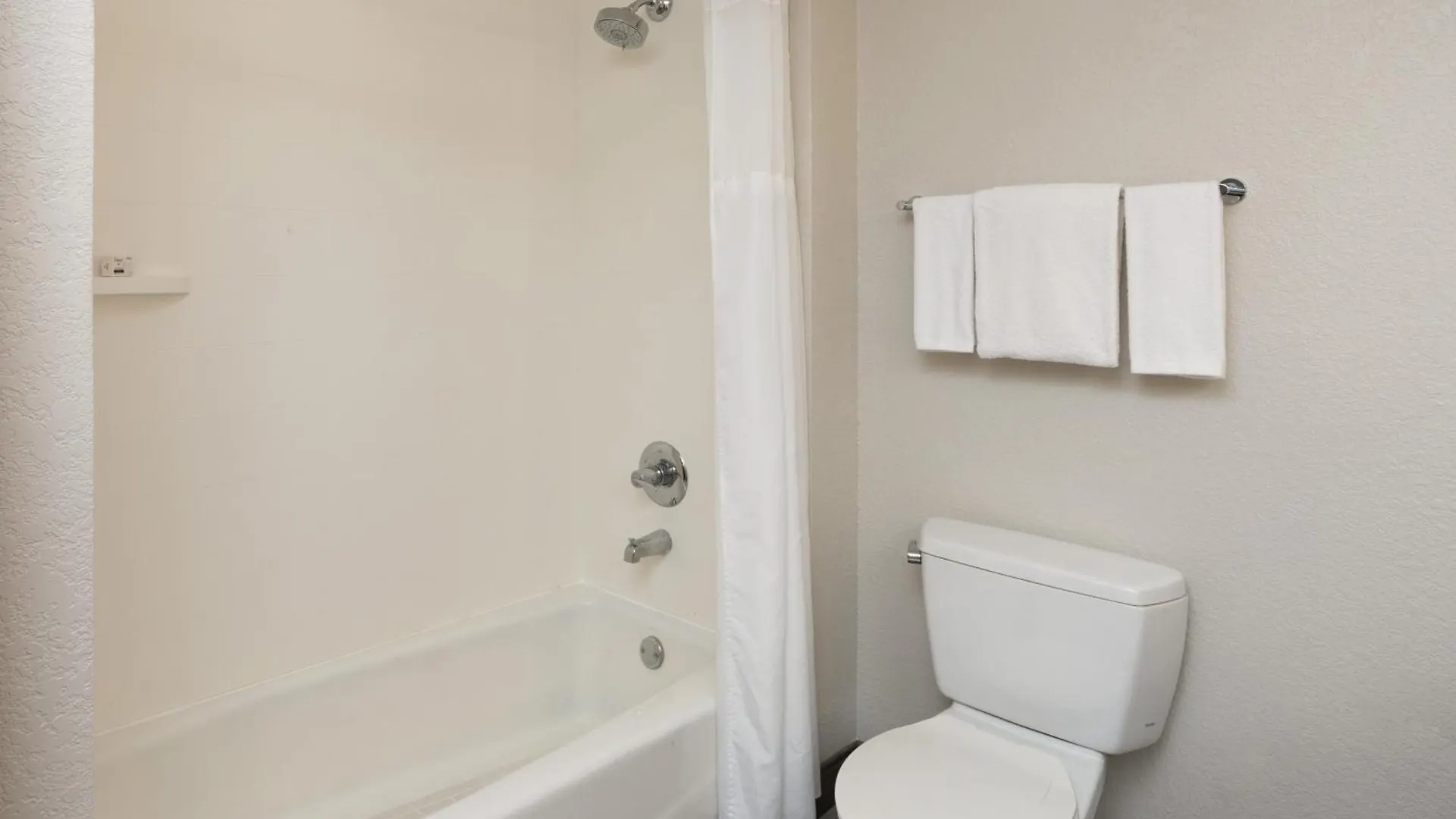 Hotel Express Airport-blue Lagoon Area By Ihg Miami