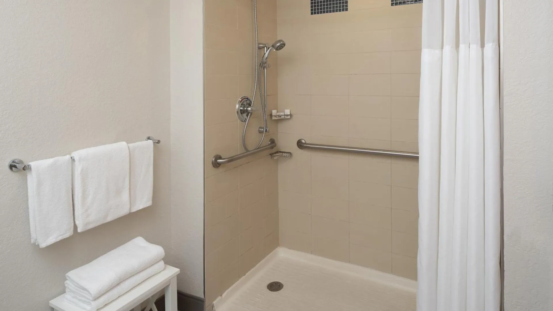 Express Airport-blue Lagoon Area By Ihg Miami