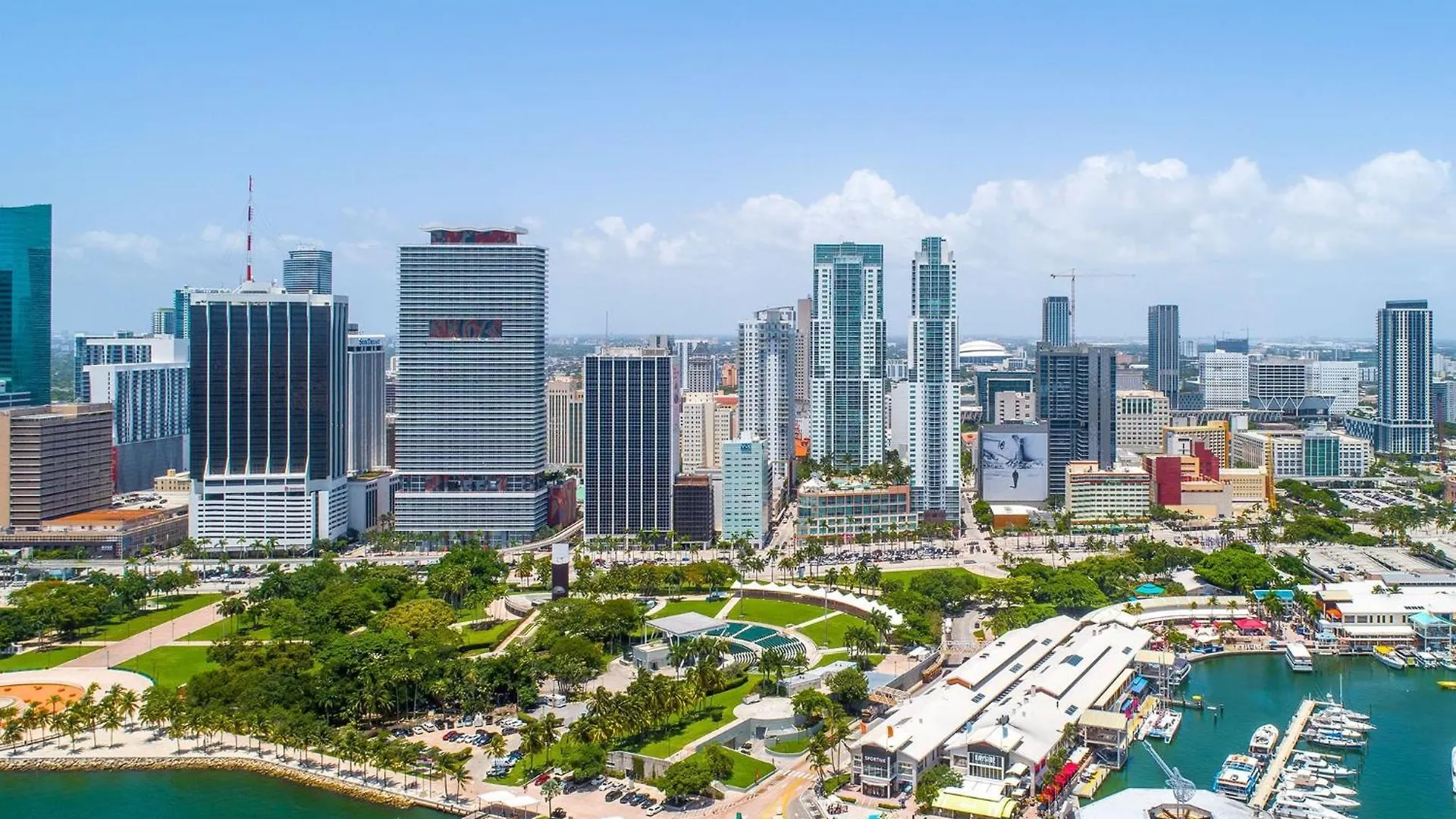 Explore Miami's Heat - Cozy Pool & Gym Apartment Miami