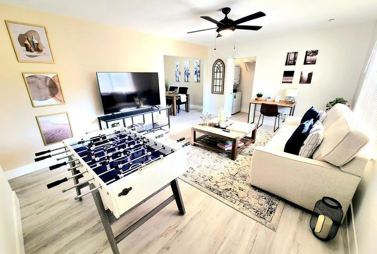 Charming 2 Bedroom Near Calle Ocho Kasey Center Downtown Beaches Holiday home *