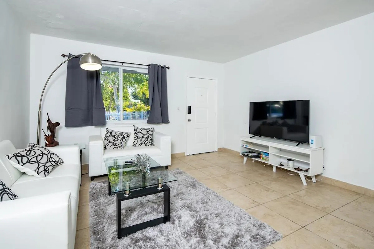 Holiday home Abundant 3bd King Bed Free Parking Wi-fi