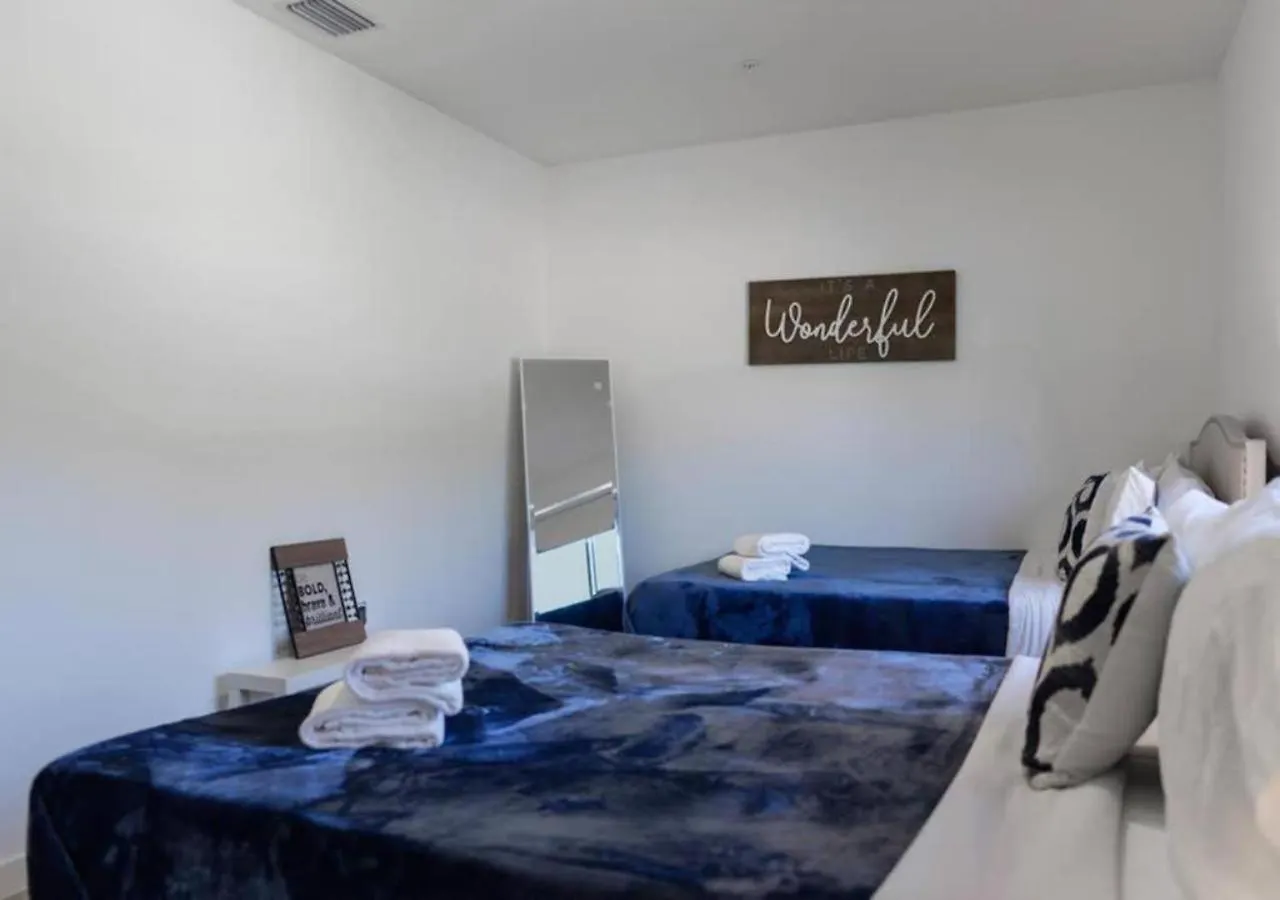 Holiday home Modern Townhouse 18 Min From The Beach & Aventura - Th1