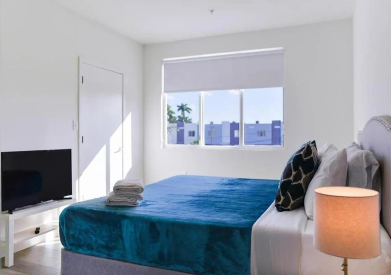 Modern Townhouse 18 Min From The Beach & Aventura - Th1 Holiday home *