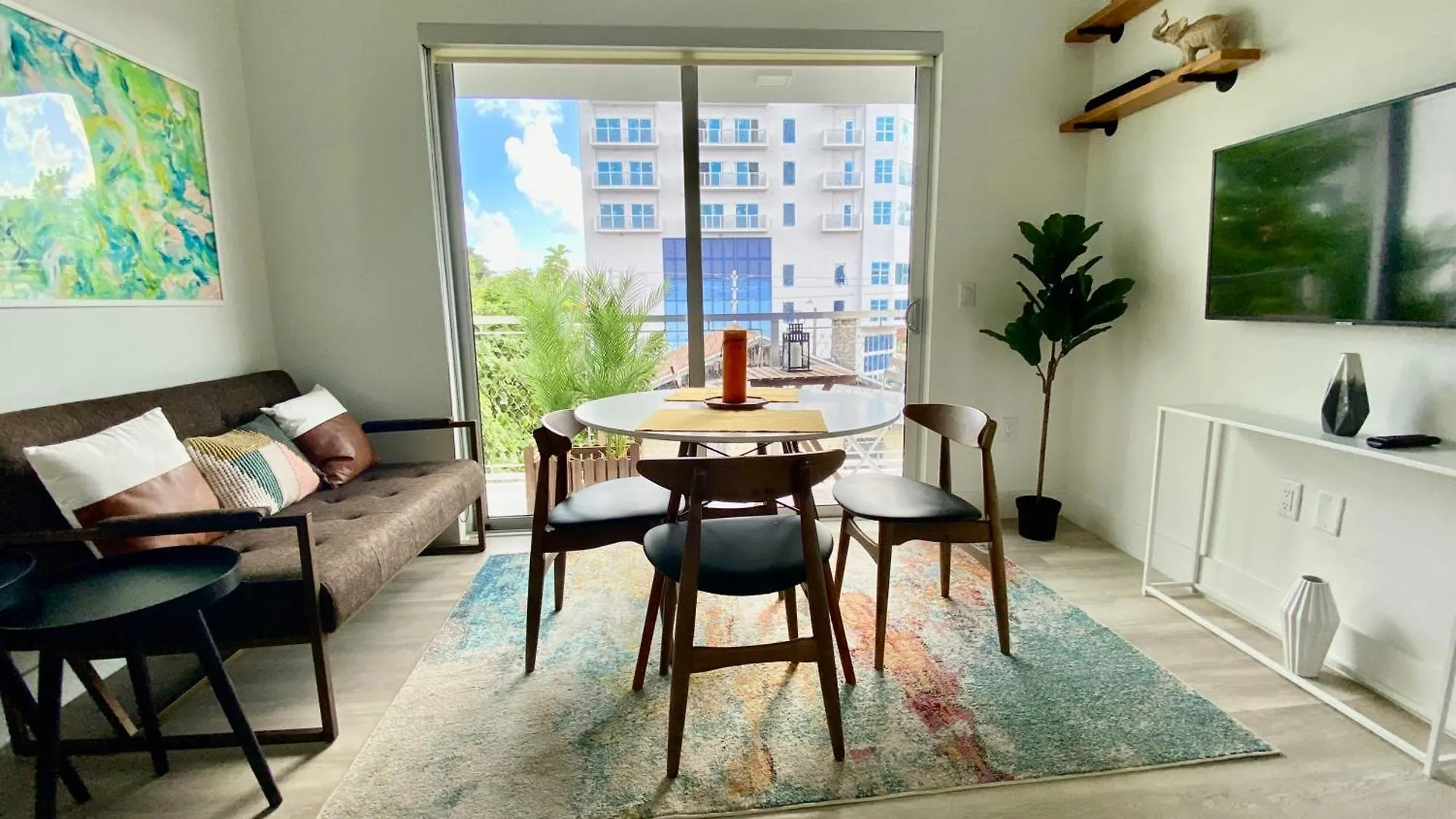 Aerie Aparthotel Miami
