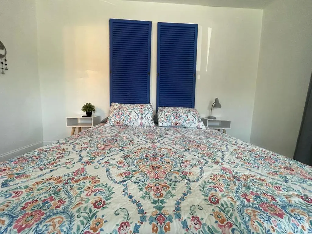 Chic And Comfortable Free Street Parking Apartment *