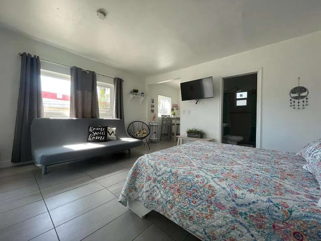 Chic And Comfortable Free Street Parking Apartment *