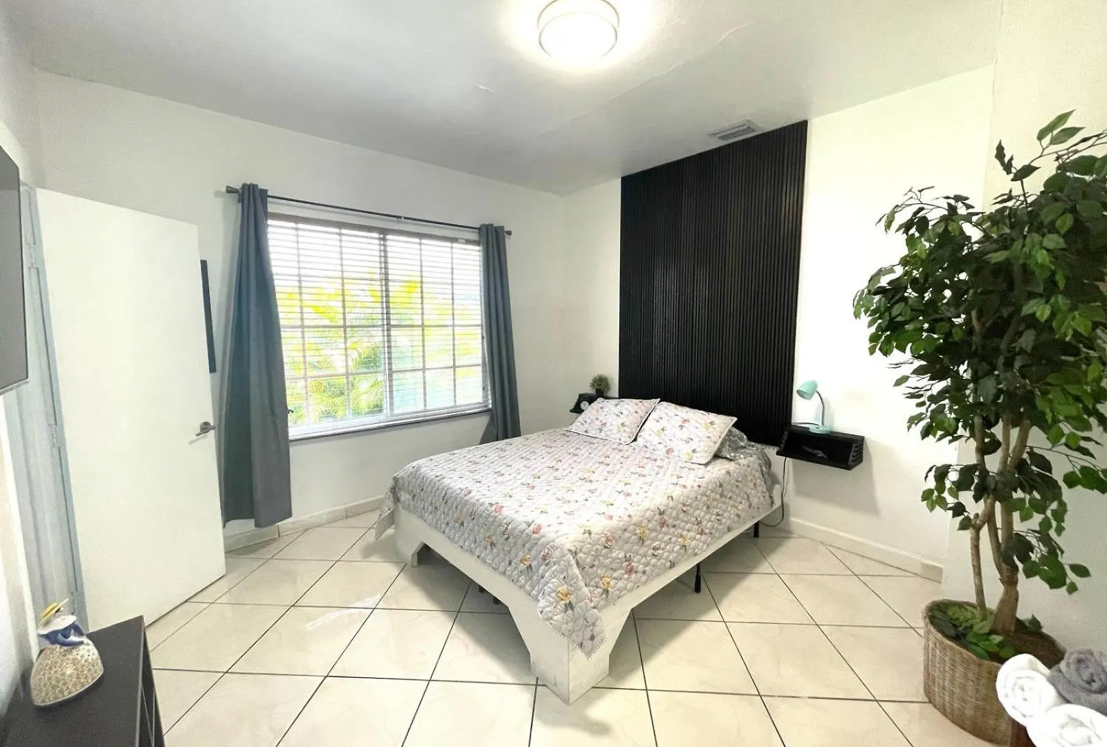 Private Next To Calle Ocho Homestay