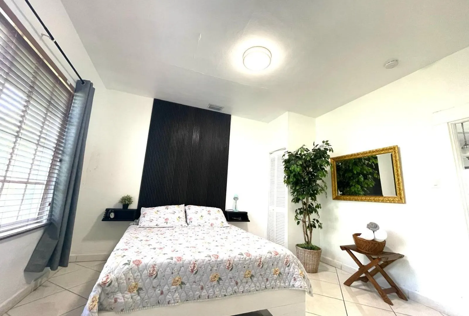 Private Next To Calle Ocho * Miami