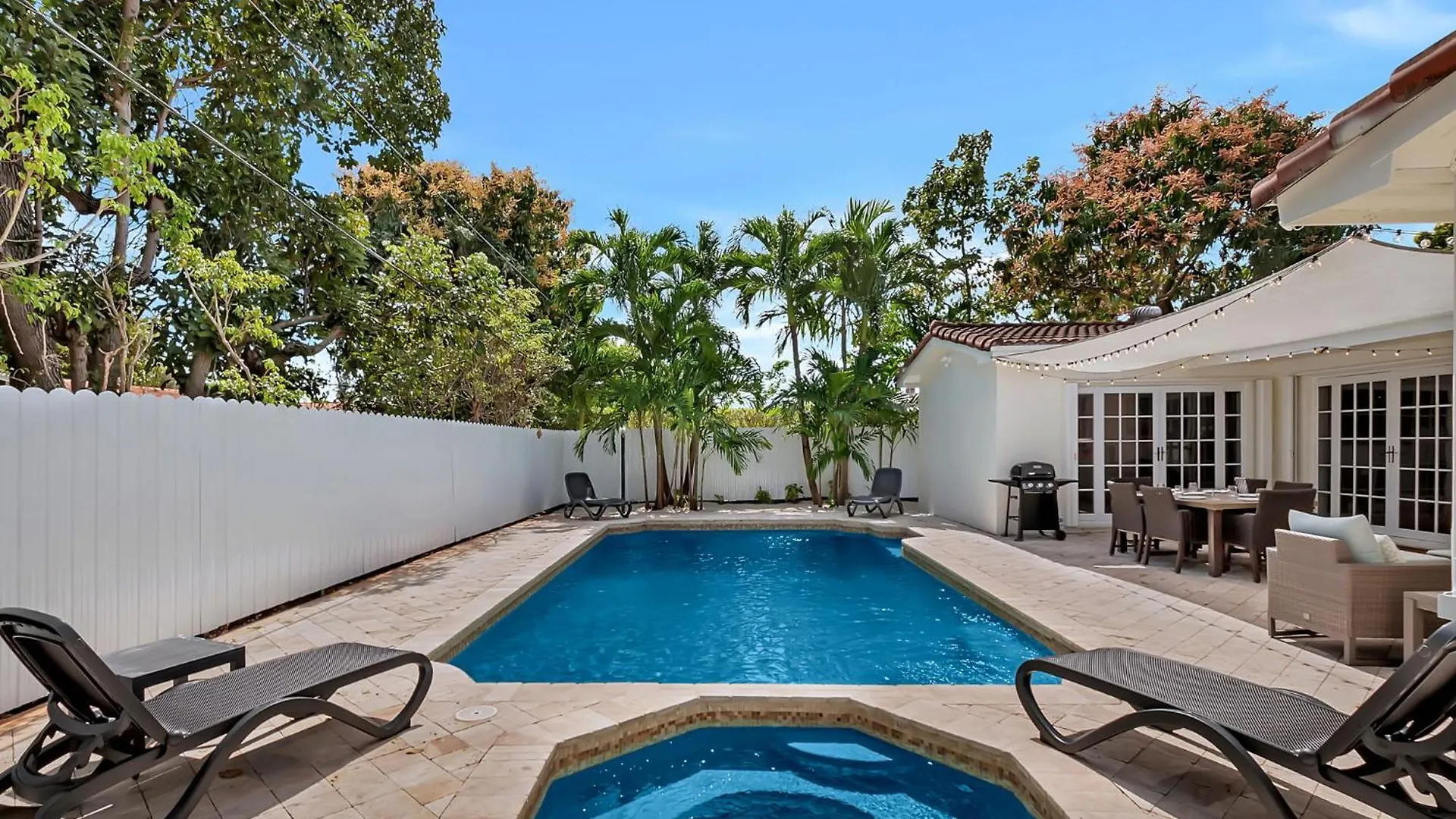 Apartment Gated Blanca 5br 3ba With Heated Pool & Bbq *