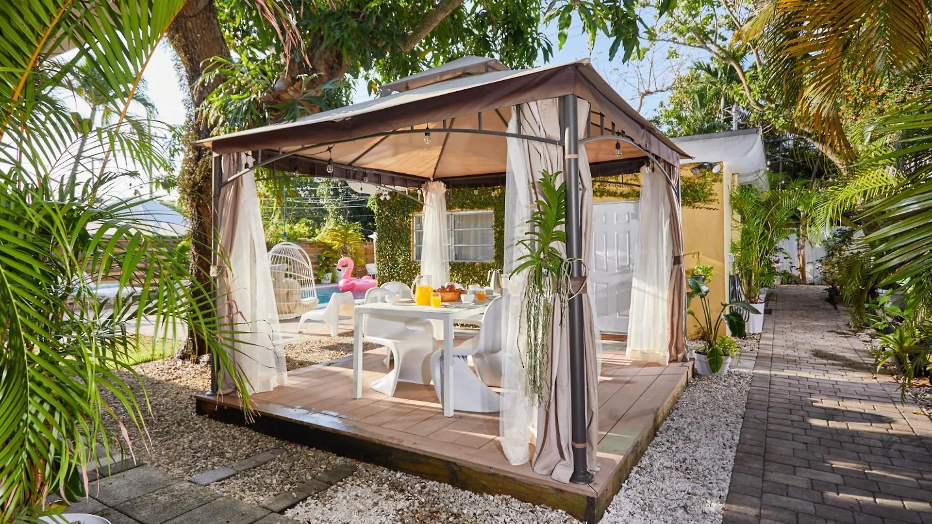 Private Pool Oasis Villa Miami