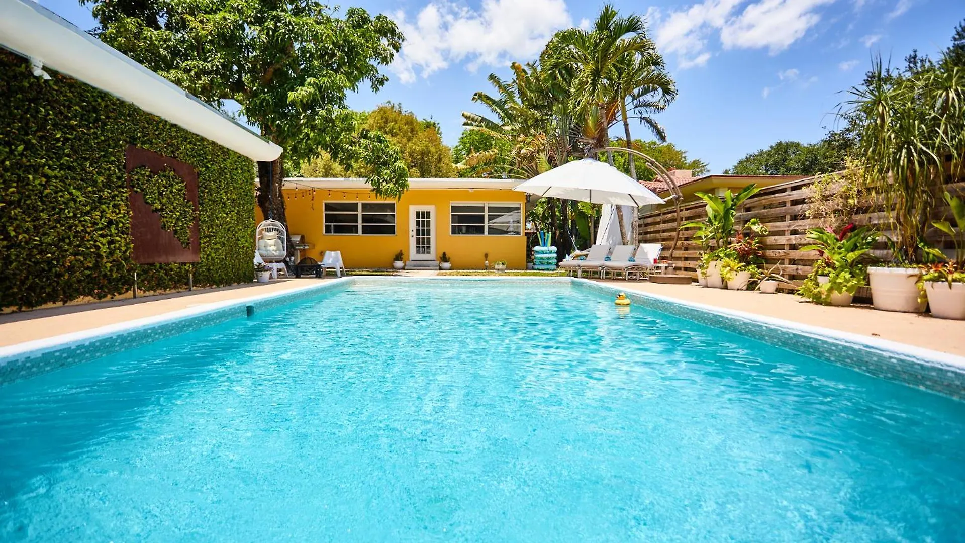 Private Pool Oasis