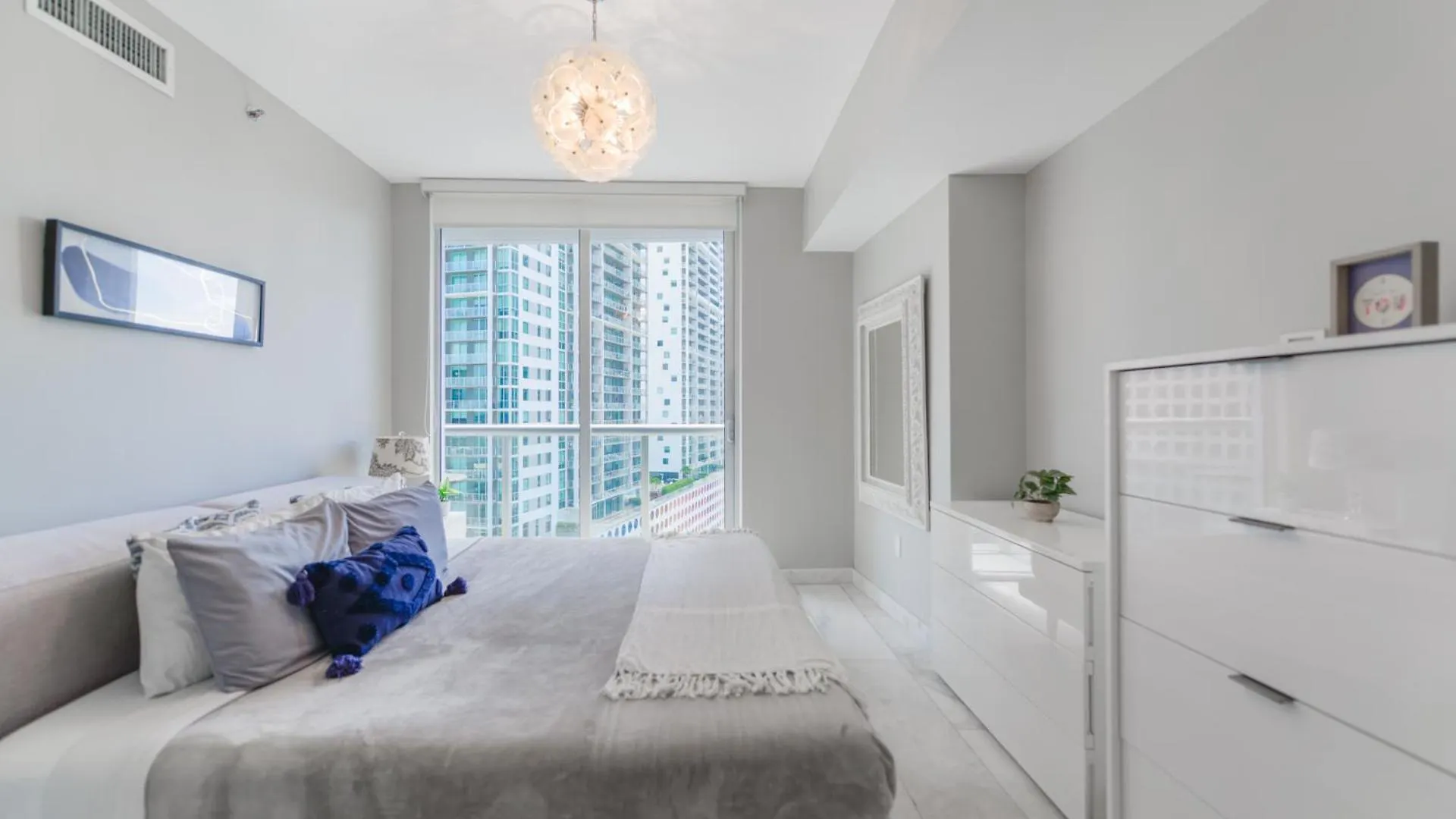 Breathtaking Views At Icon W Lux Brickell