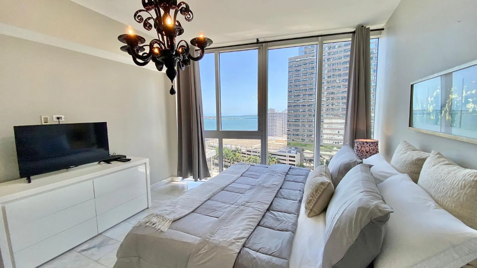 Apartment Breathtaking Views At Icon W Lux Brickell *