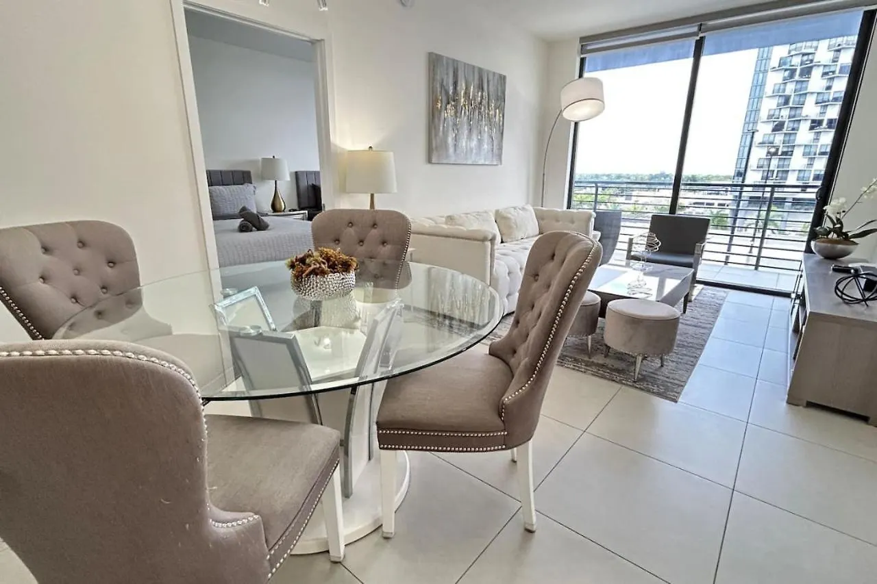 Style Luxury Living In Doral, *