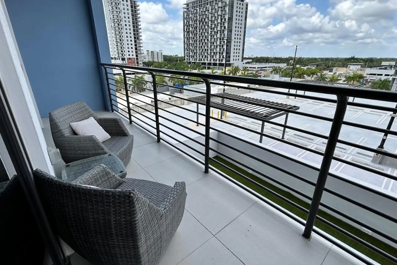 Style Luxury Living In Doral, Apartment Miami