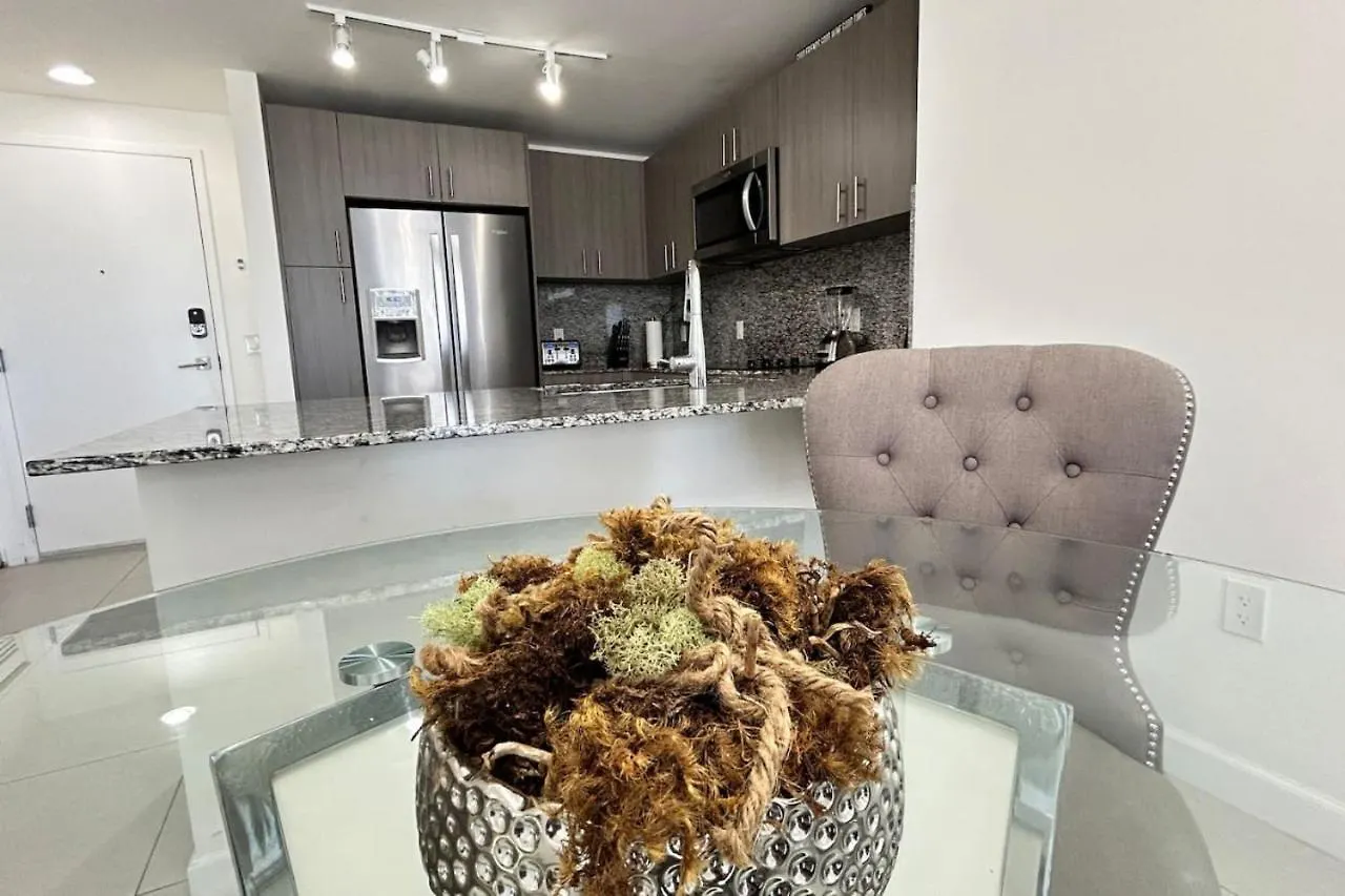 Style Luxury Living In Doral, Apartment