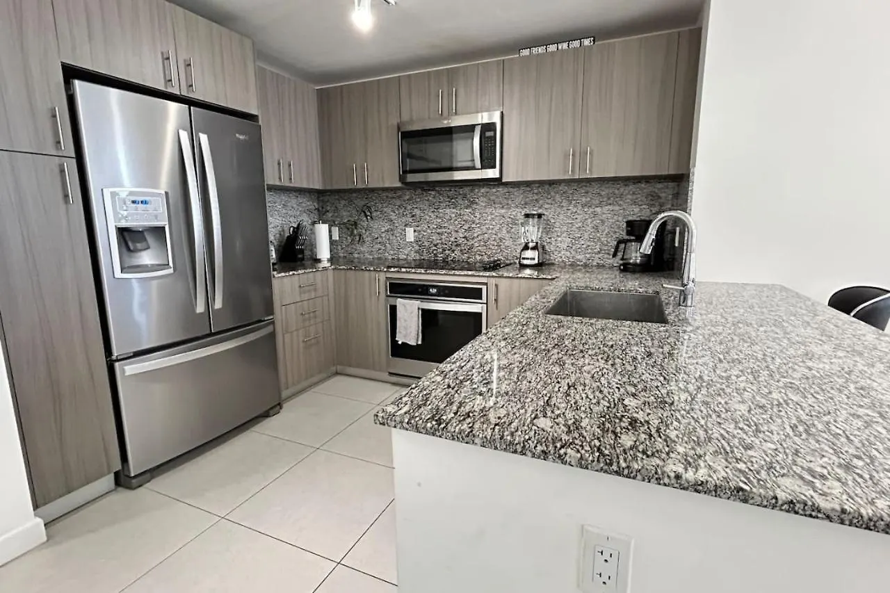 Style Luxury Living In Doral, *