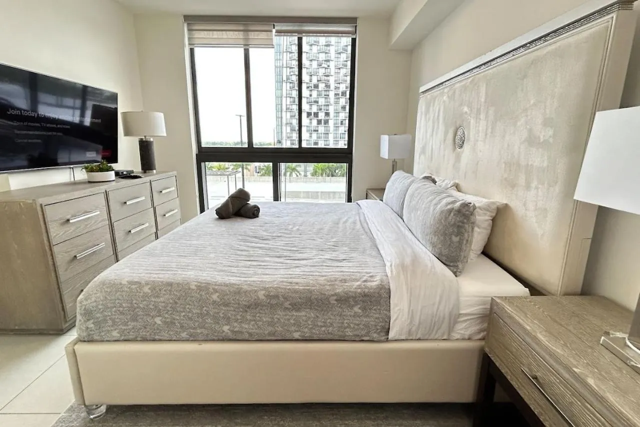 Apartment Style Luxury Living In Doral, *