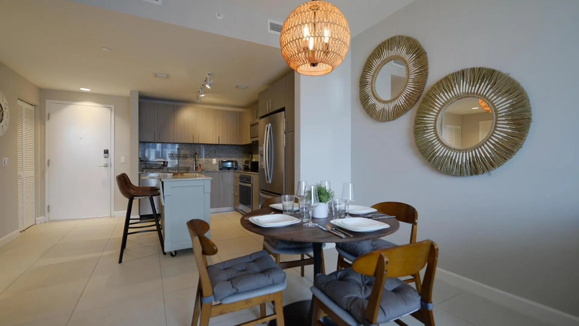 Apartment Modern At Downtown Doral Park