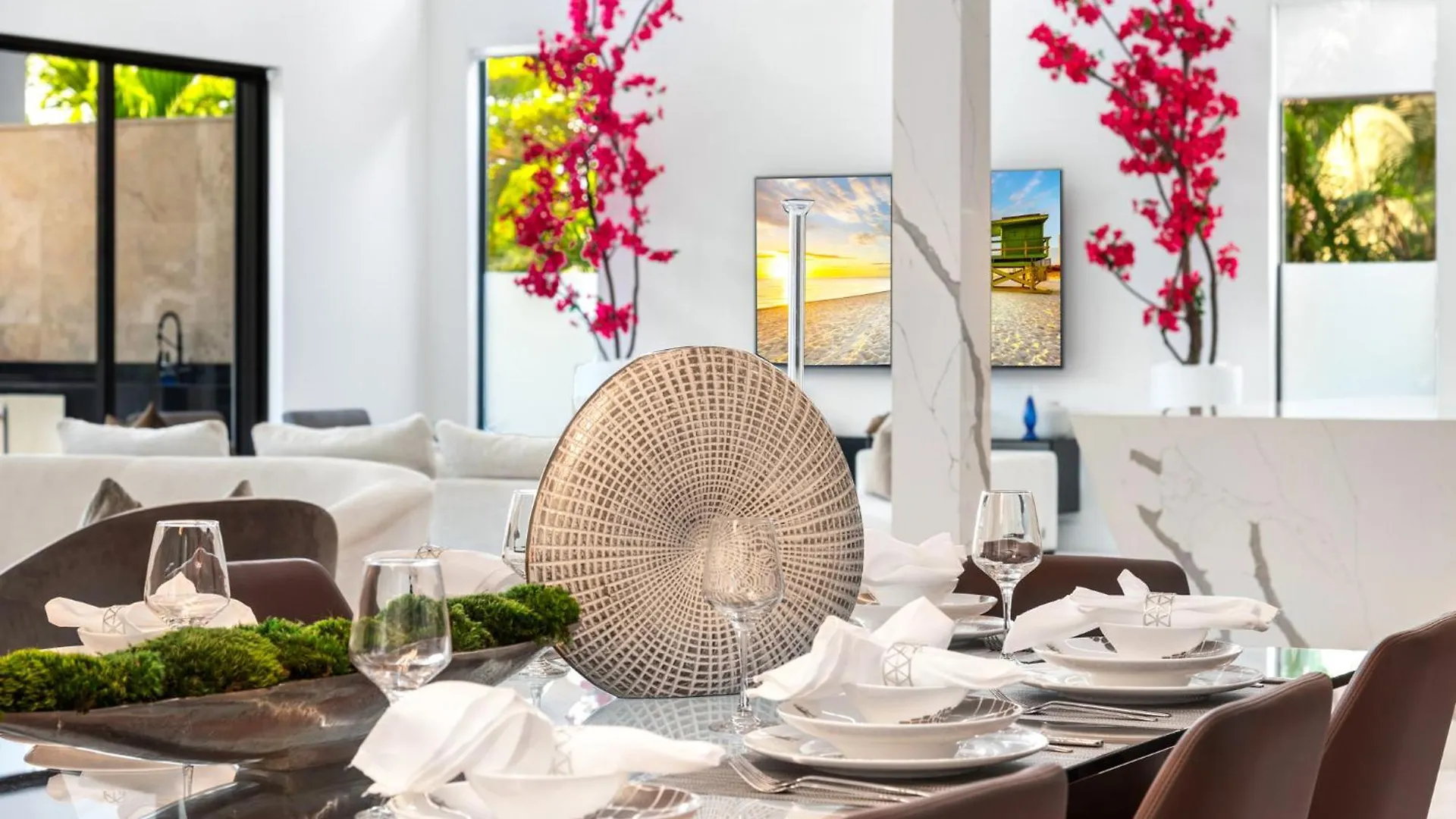 Waterfront 6 Bedrooms Sleeps 14 People Villa Miami