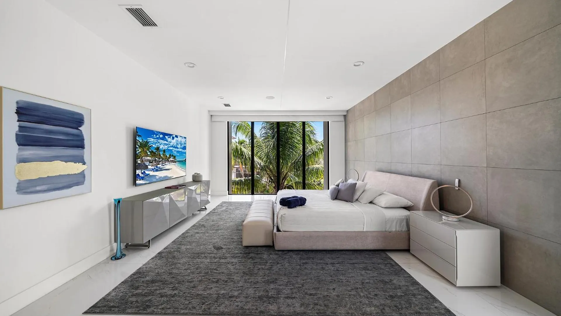 Waterfront 6 Bedrooms Sleeps 14 People *
