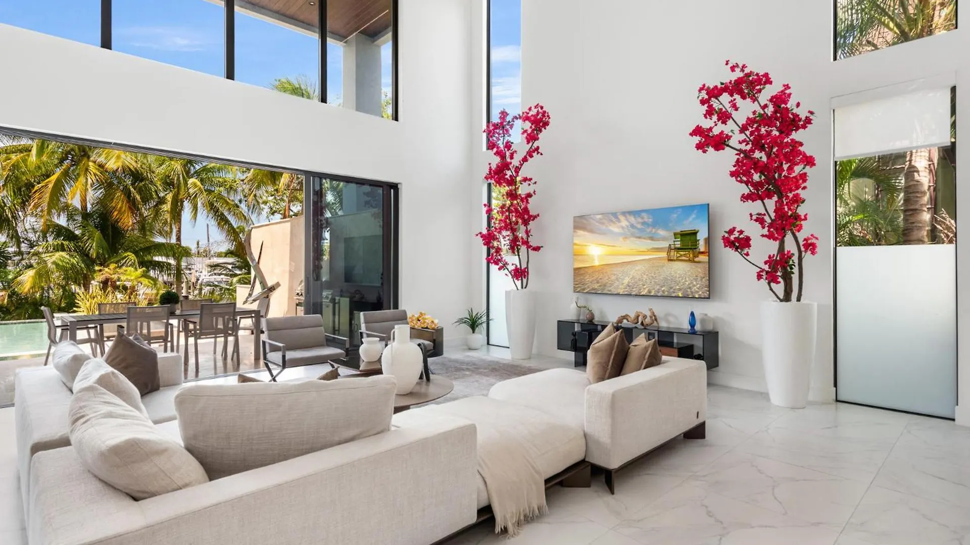 Waterfront 6 Bedrooms Sleeps 14 People Villa Miami