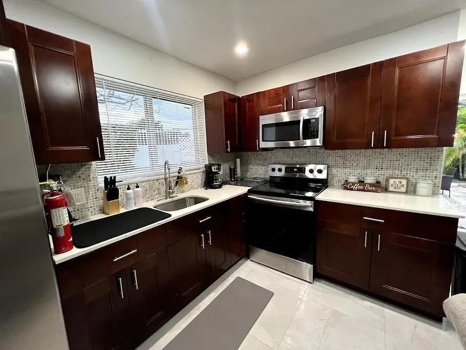 Comfortable House Near Downtown & Airport *
