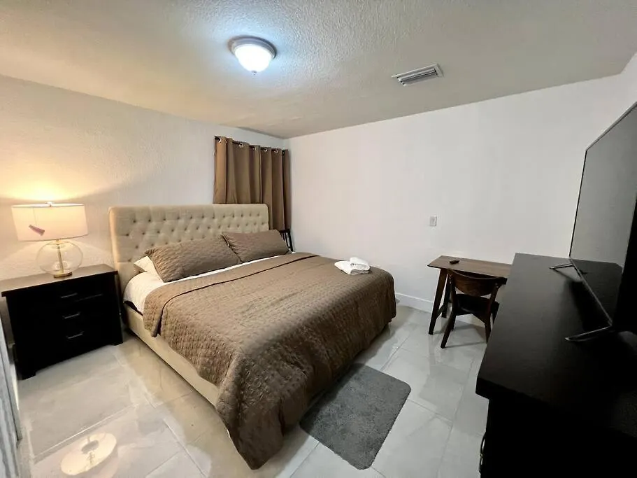 Holiday home Comfortable House Near Downtown & Airport *