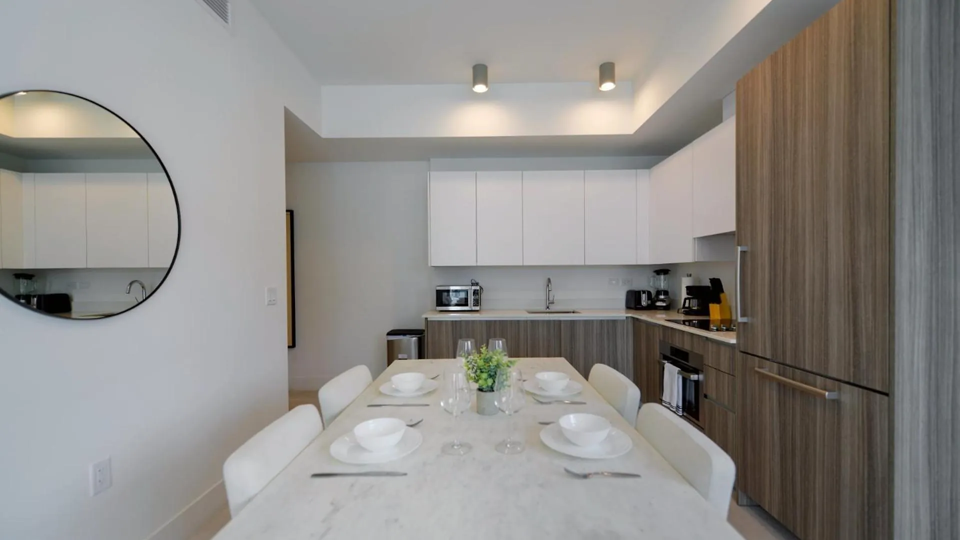 With Amazing Views In The Heart Of Brickell