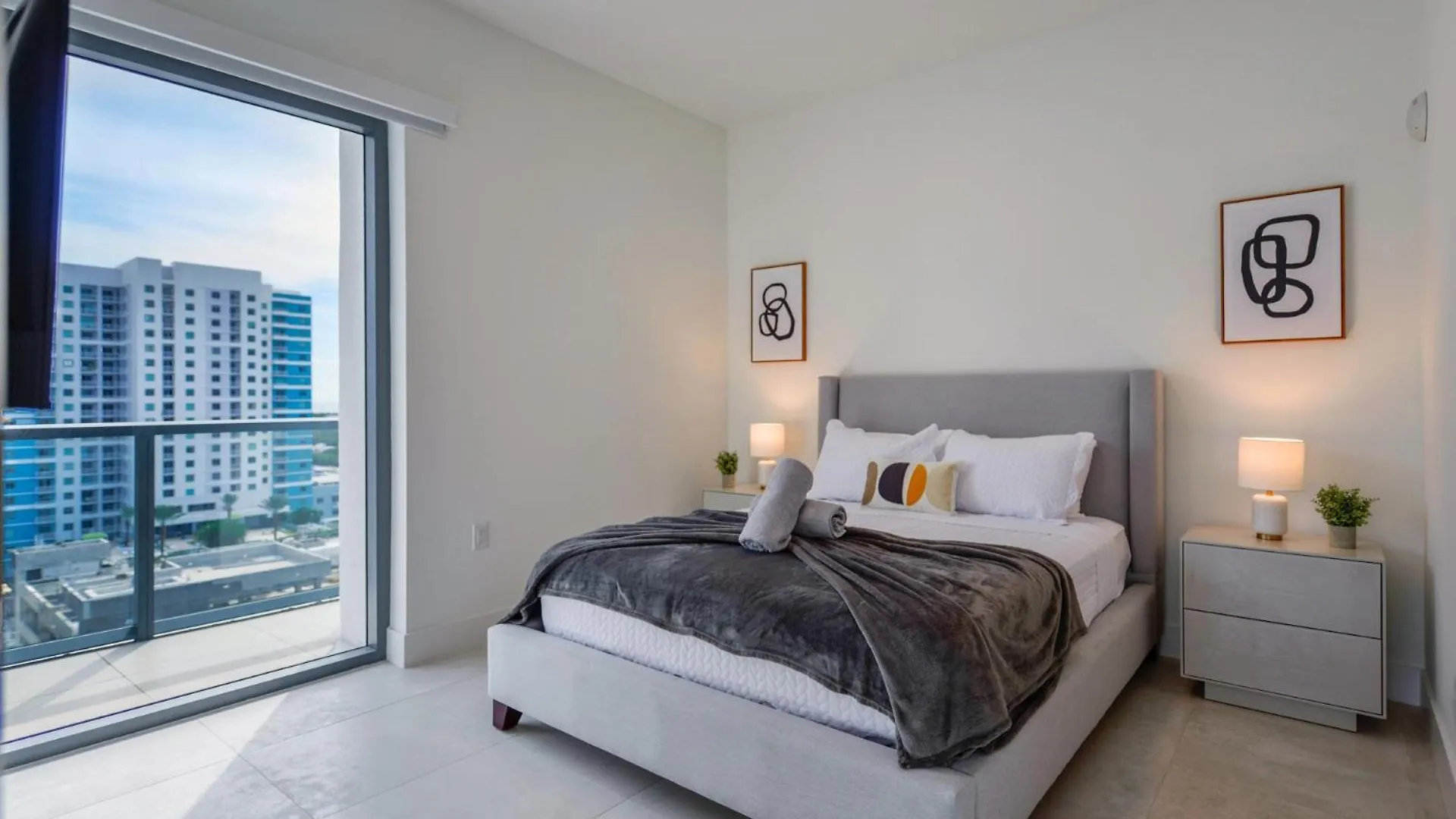 With Amazing Views In The Heart Of Brickell * Miami