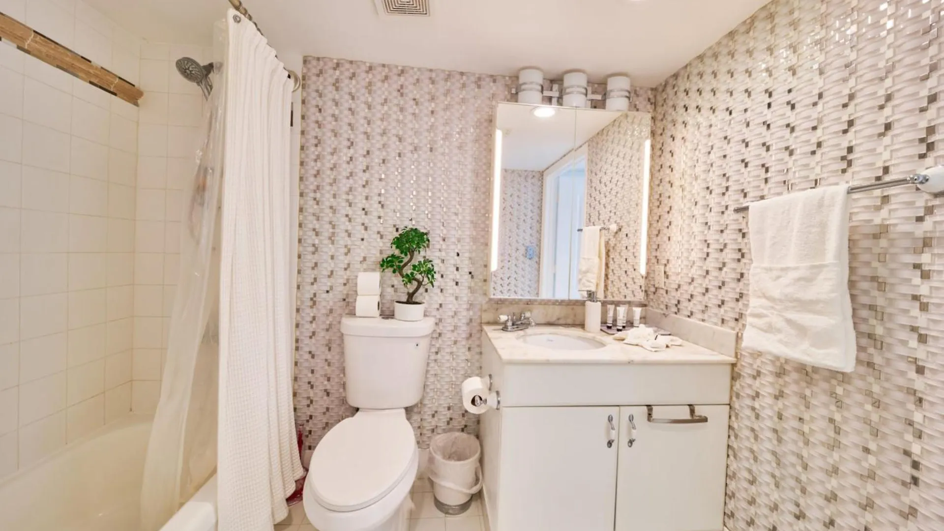 Serene View 1 Br Apartment Miami