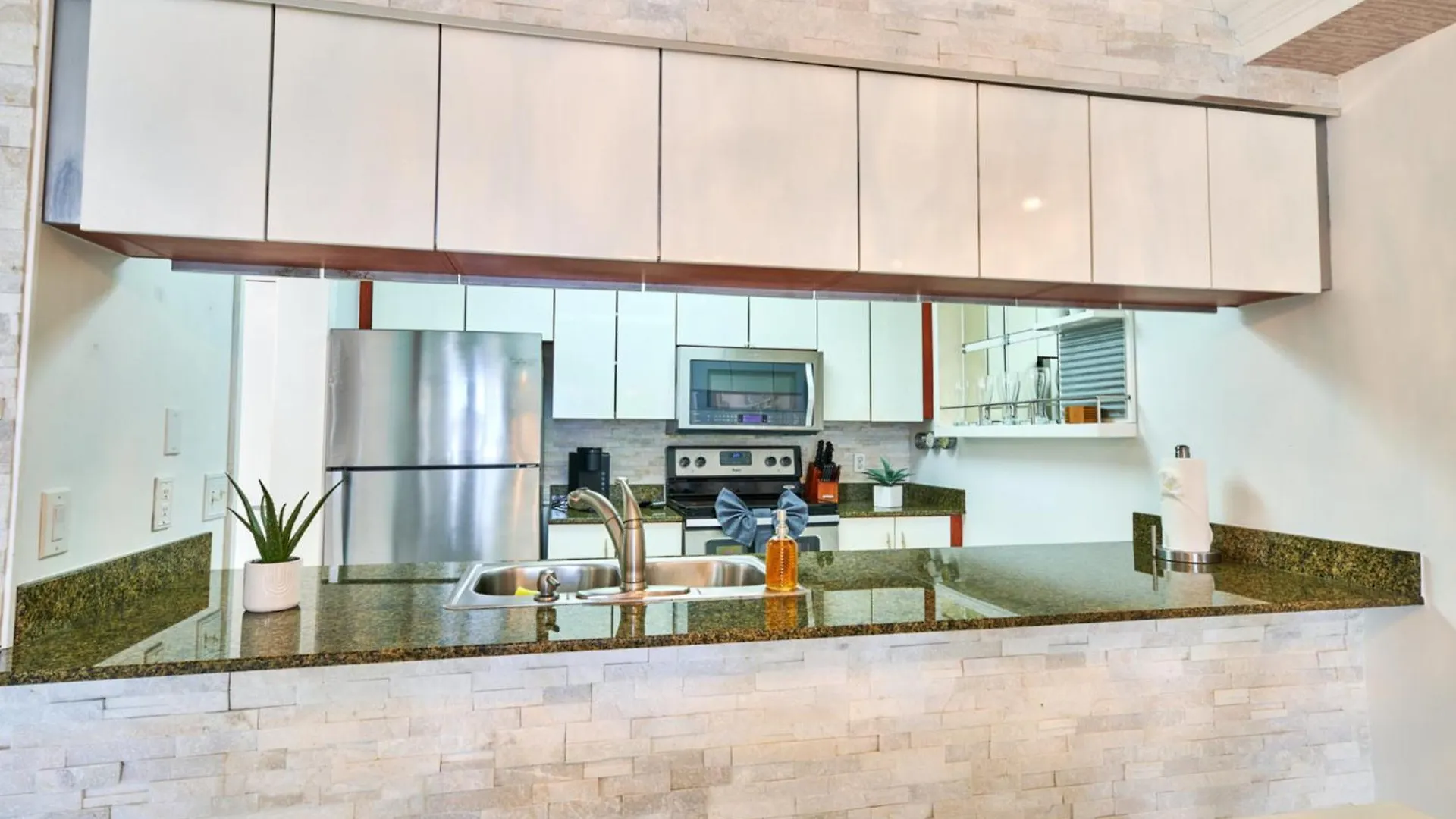 Serene View 1 Br Apartment