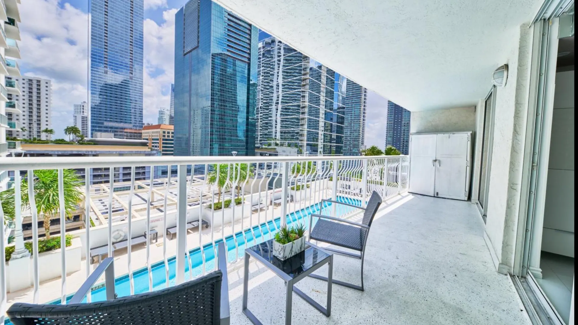 Serene View 1 Br Miami