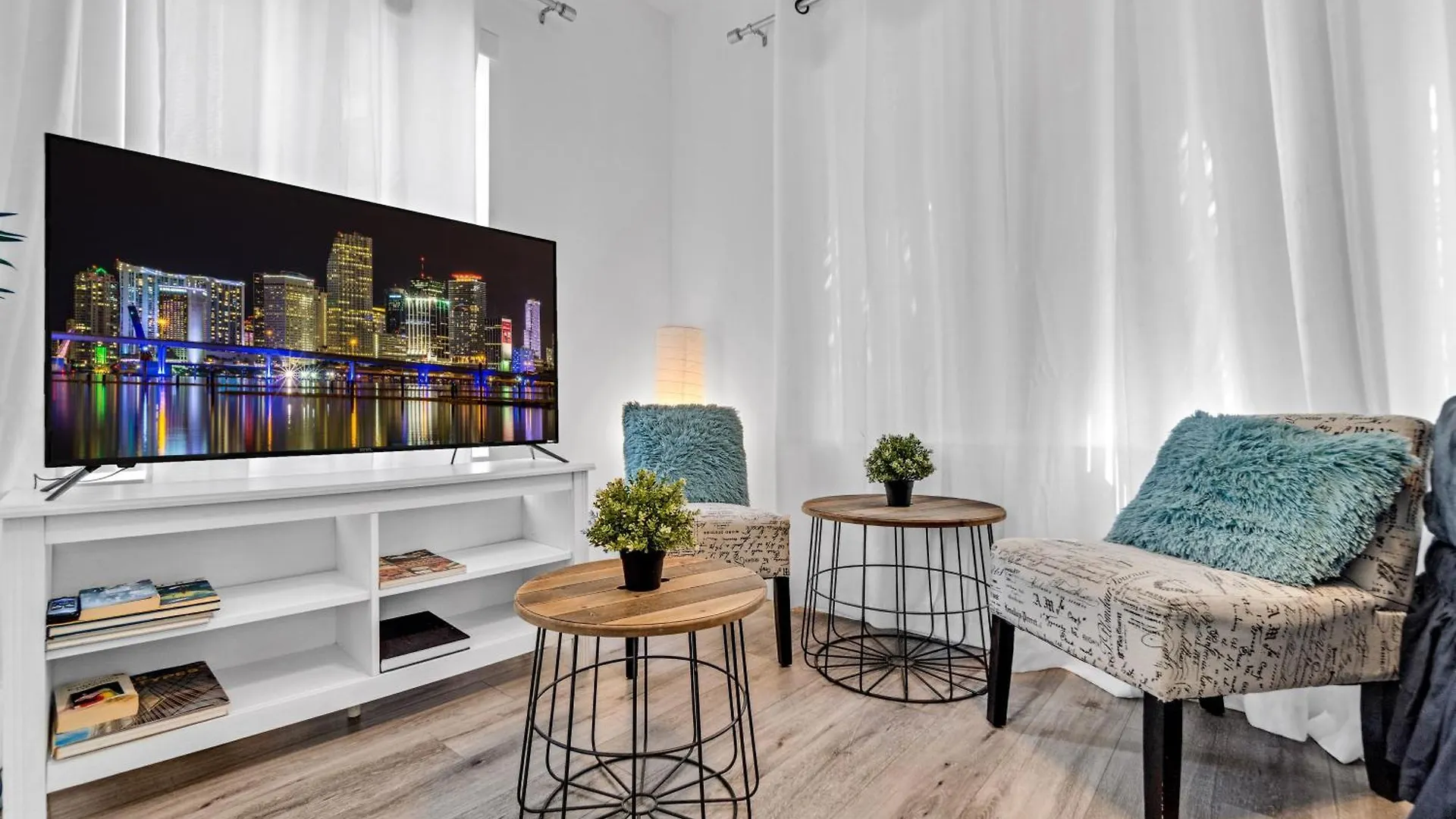 Wonderful 6ppl 5 Min Walking Design District 2 Apartment Miami