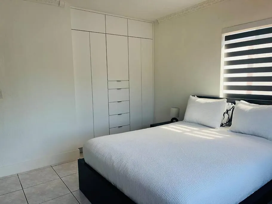 Ana House In Miami